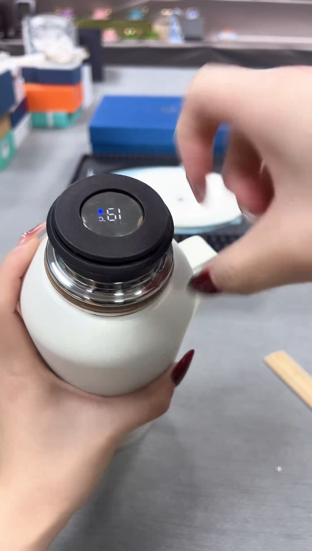 【闪购商品】瓷片新号开播不计成本欢迎点菜！