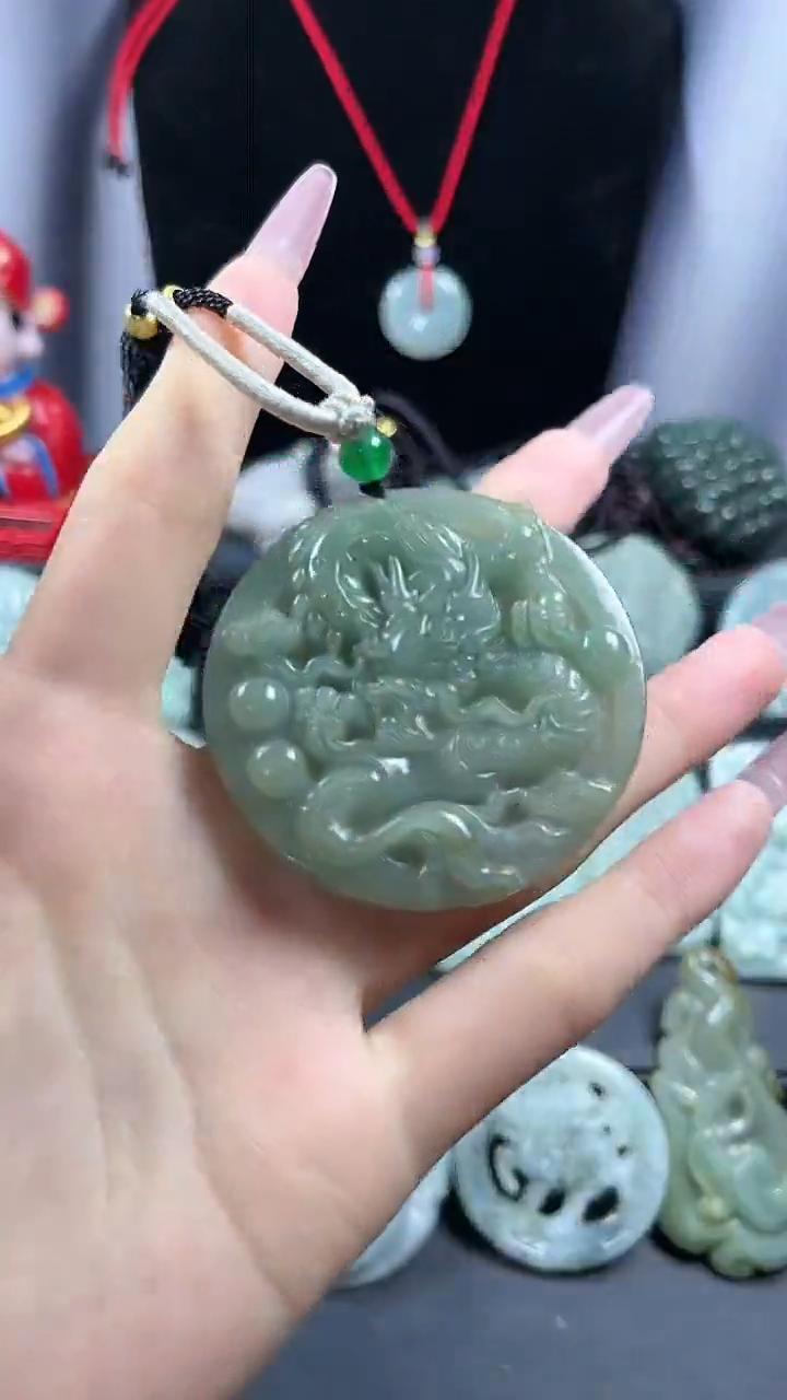 【闪购商品】翡翠颈饰未镶嵌龙牌