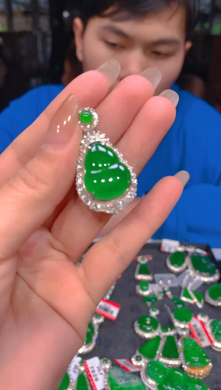 【闪购商品】定制翡翠未镶嵌57定制翡翠 多样性发货（发其一）