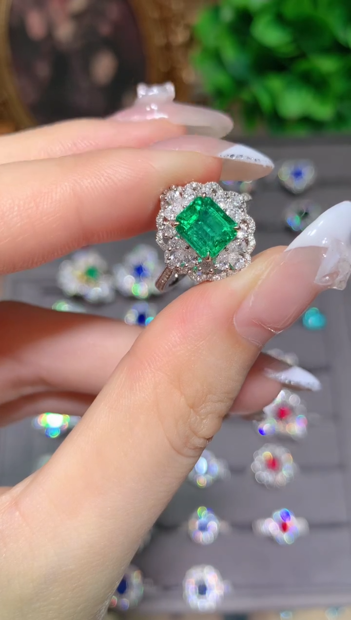 祖母绿戒指18K金镶嵌1.66CT