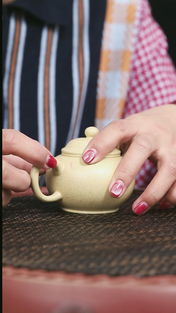 【闪购商品】紫砂本山绿33号水平180CC微微暇