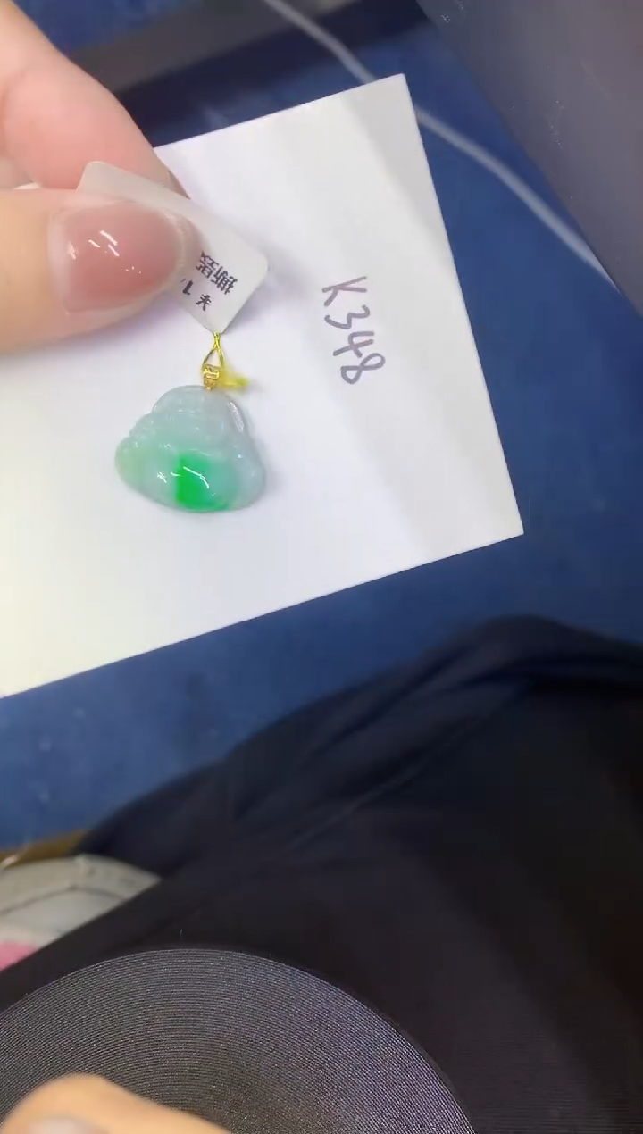 颈饰18K金镶嵌翡翠缅甸天然翡翠A货