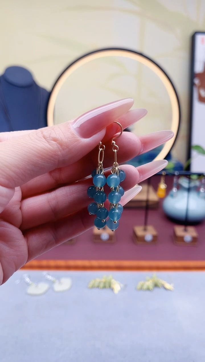 足银镶嵌石英质玉（天山翠）耳饰00蓝水流苏圆珠