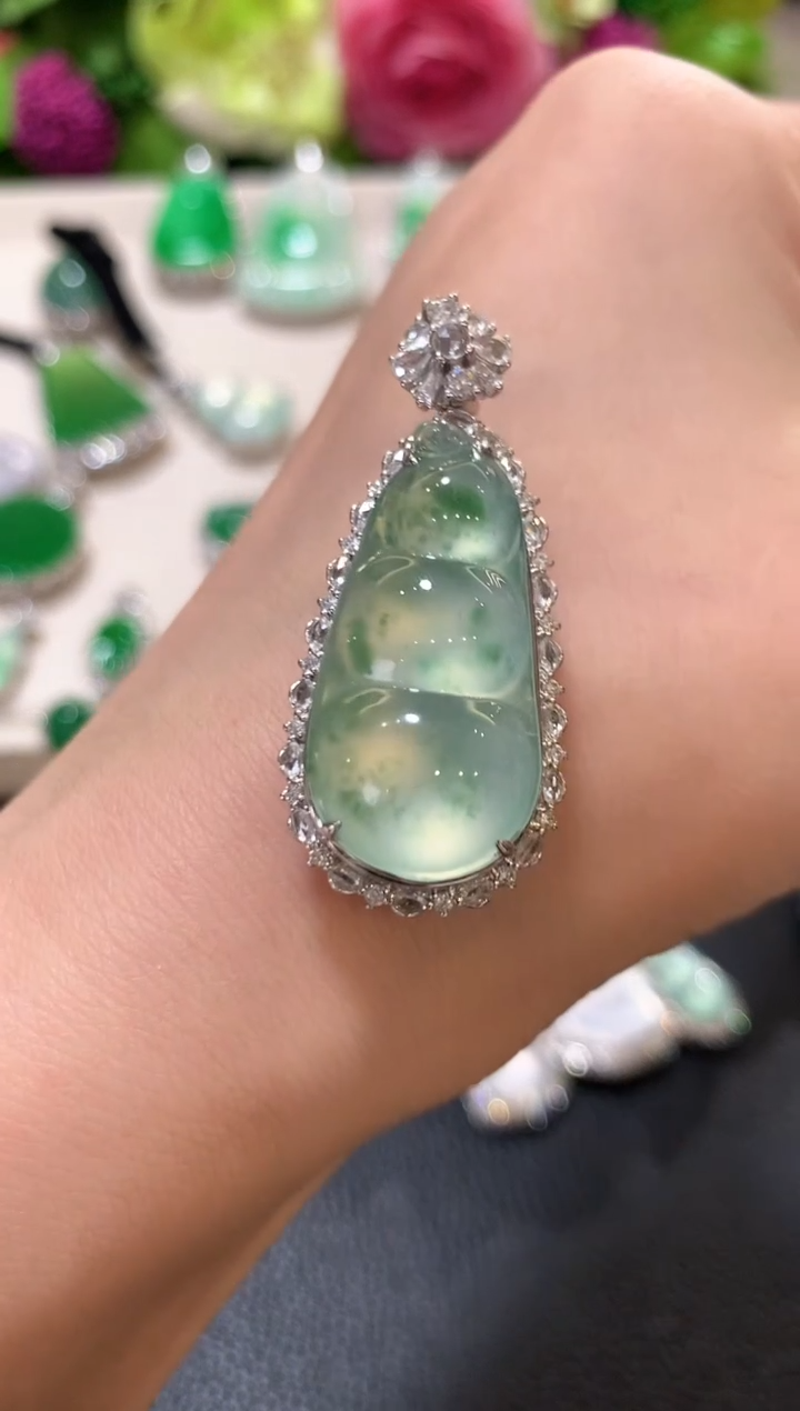 吊坠(不含链)18K金镶嵌翡翠n39    