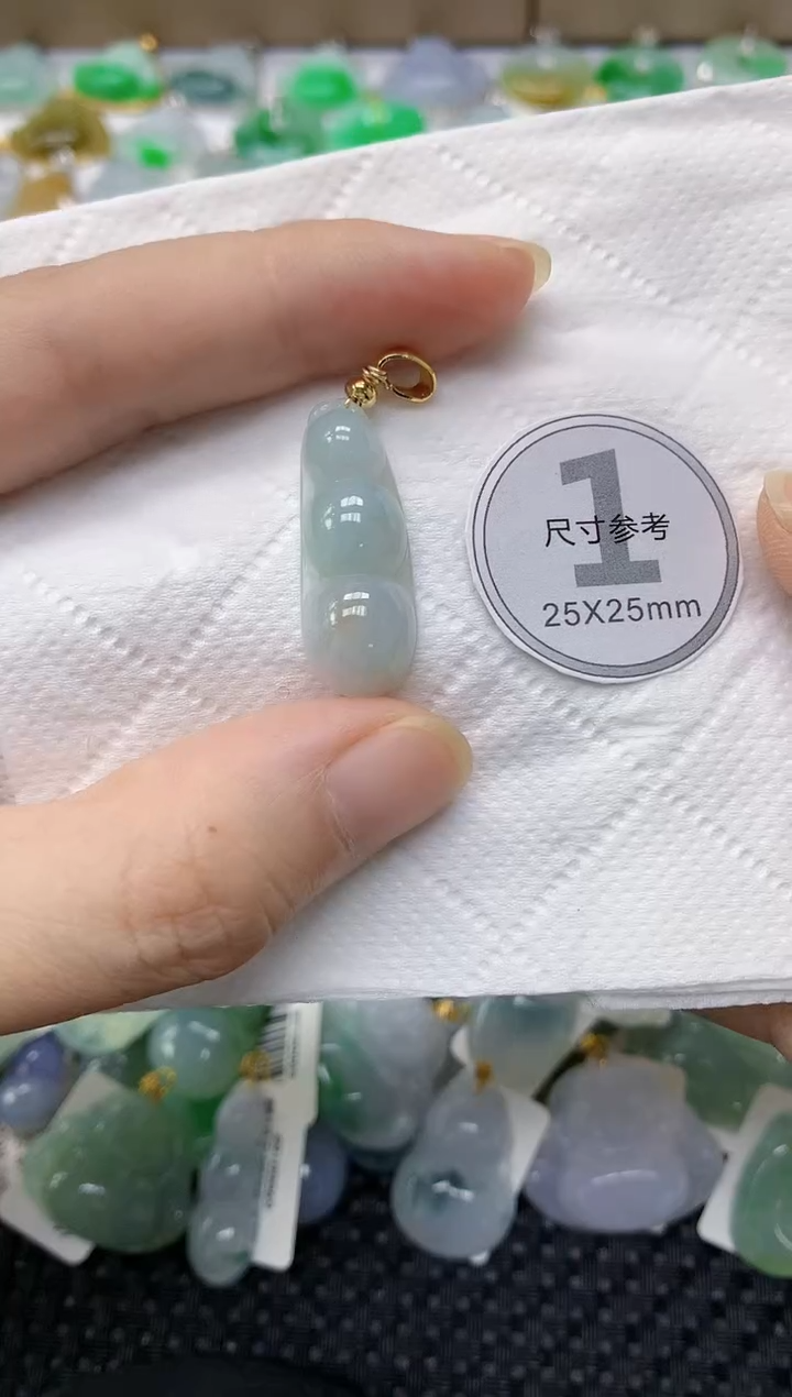 翡翠未镶嵌颈饰1111111111