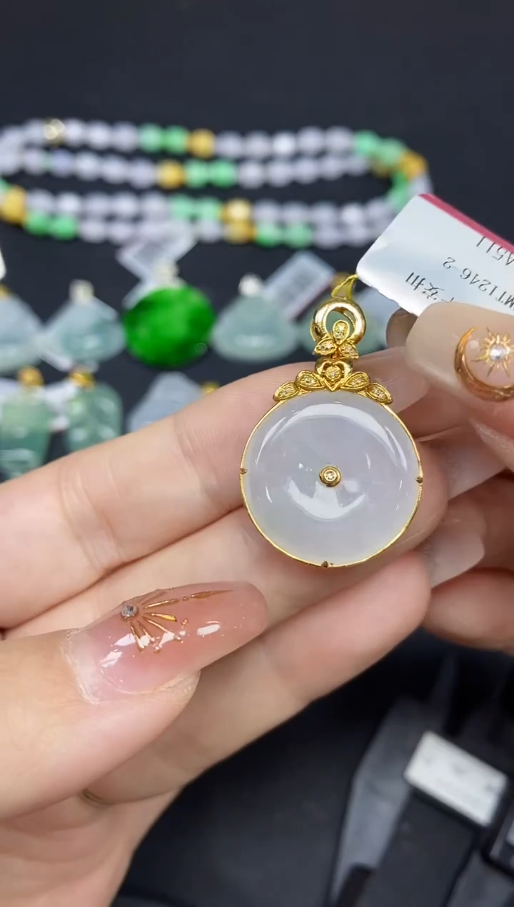 吊坠(不含链)18K金镶嵌翡翠平安扣18K金扣镶嵌@@CMT