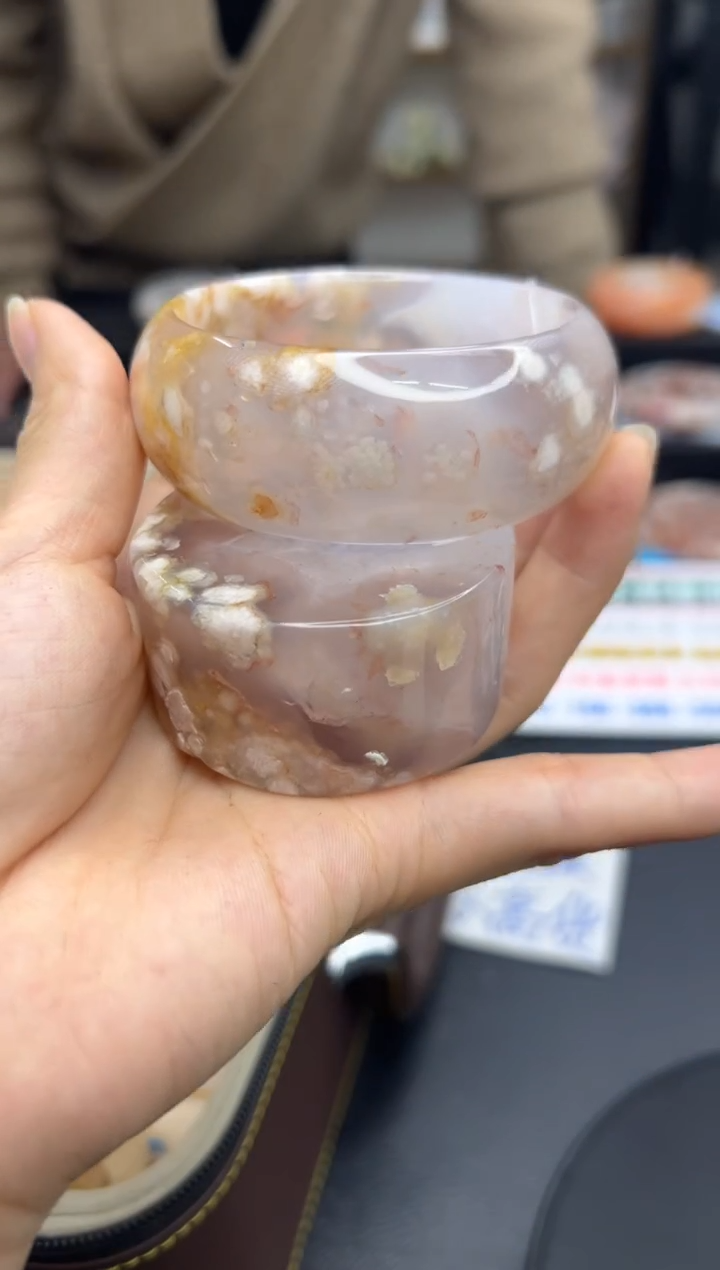 【闪购商品】石英质玉手镯未镶嵌A84(56圈赠送镯心)