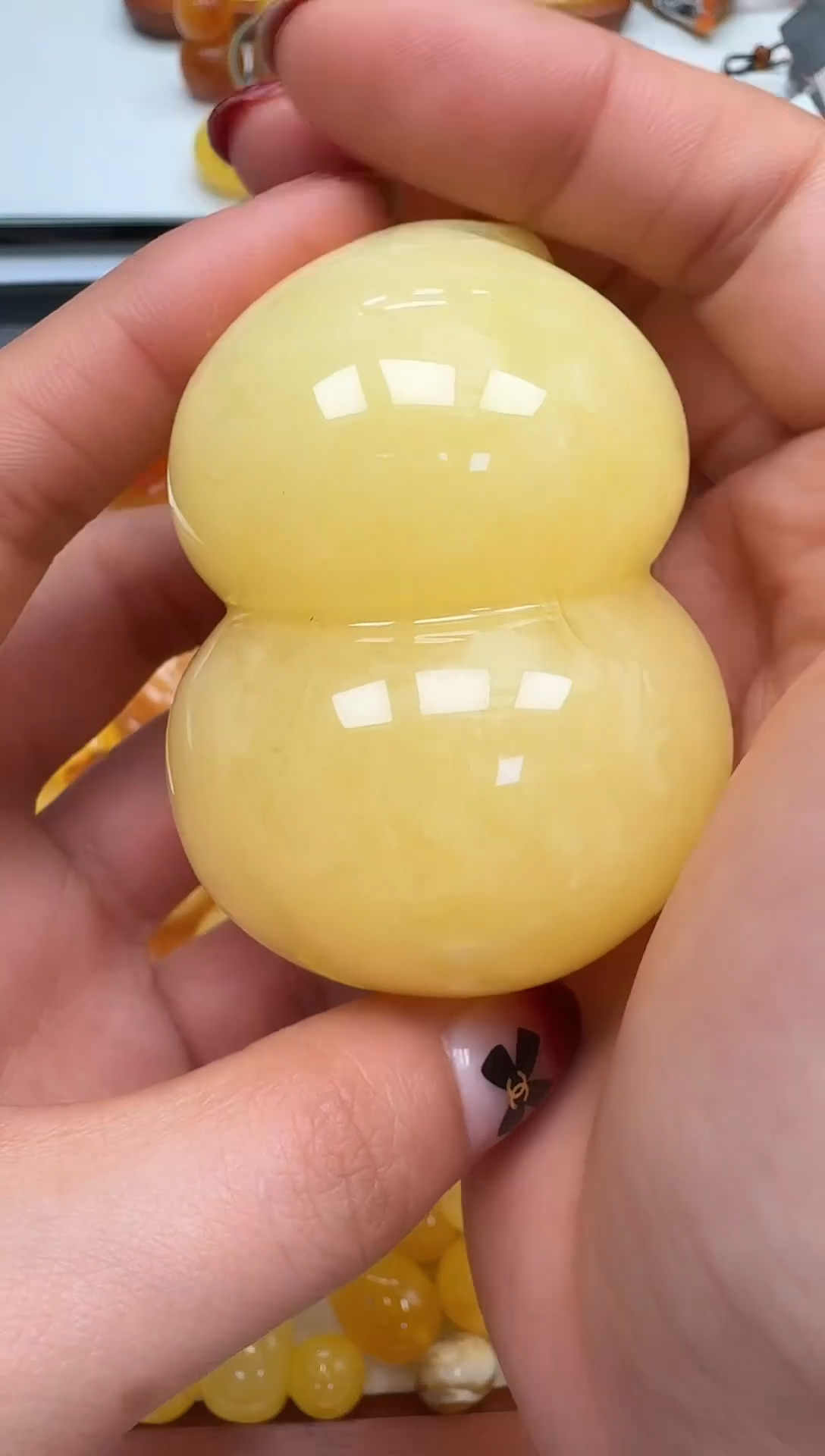 裸石琥珀未镶嵌如图