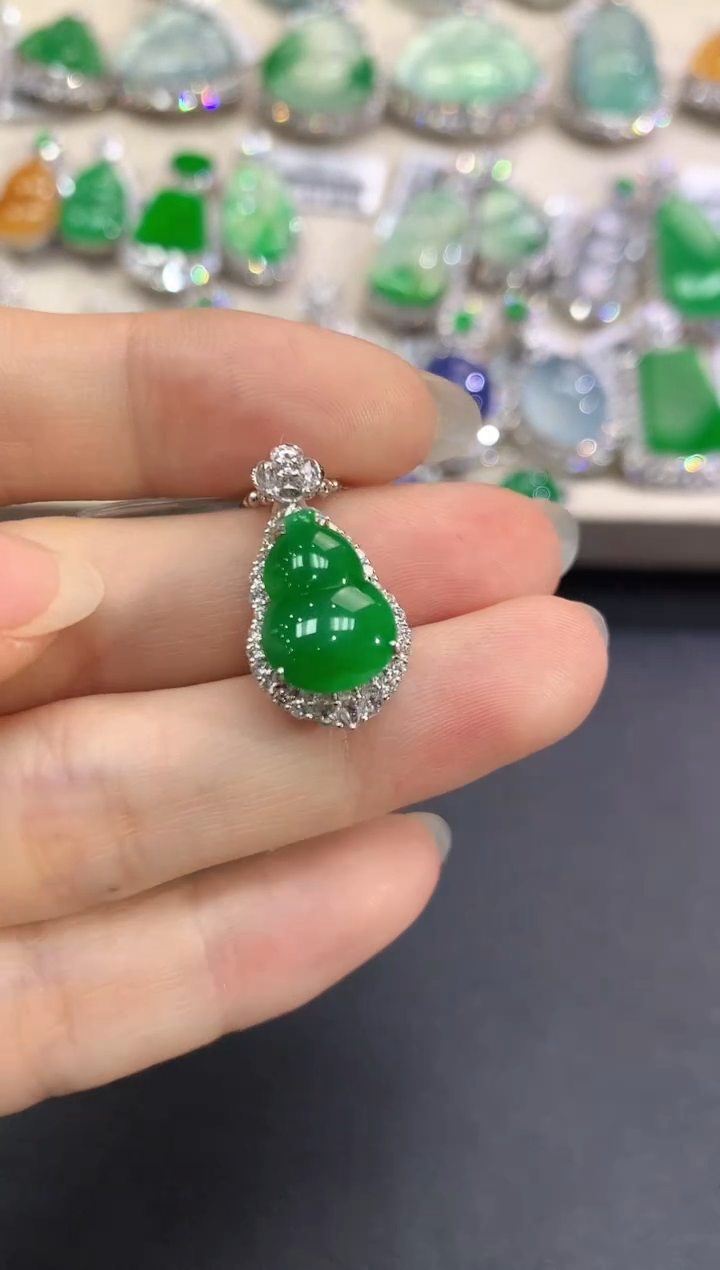 【闪购商品】翡翠颈饰18K金镶嵌D14   