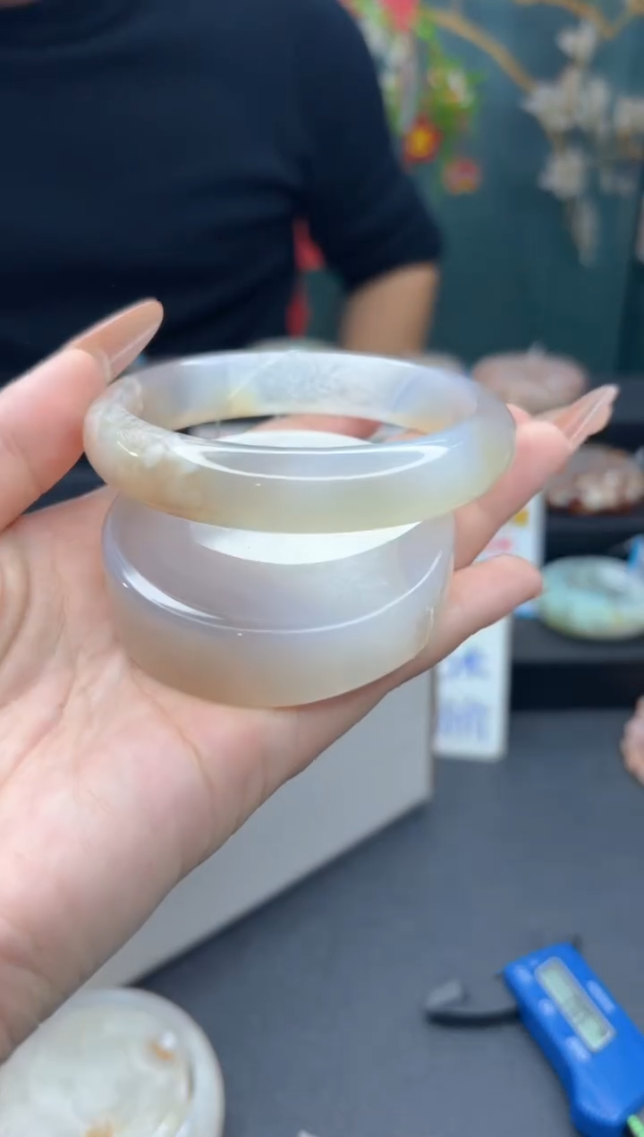 【闪购商品】石英质玉手镯未镶嵌177（63圈赠送镯心）