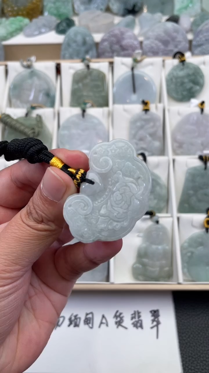 颈饰未镶嵌翡翠天然缅甸翡翠A货207