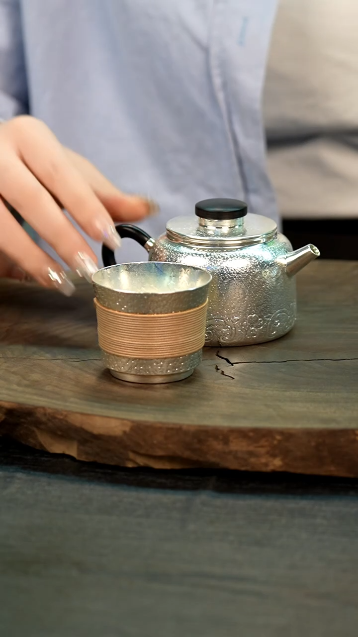 【闪购商品】1手工锤纹银泡茶壶+1杯子+1银叶