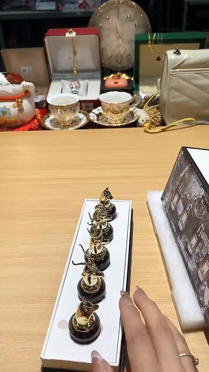 瓷片碗碟好物一件不留@@1