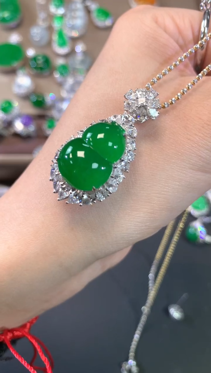 【闪购商品】翡翠吊坠(不含链)18K金镶嵌A364|238000