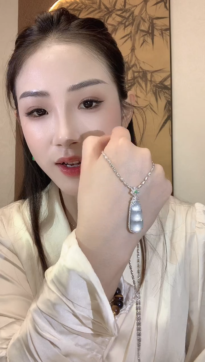 【闪购商品】翡翠吊坠(不含链)18K金镶嵌A28翡翠