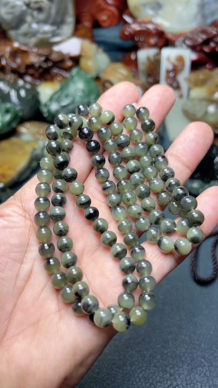 和田玉未镶嵌把件-