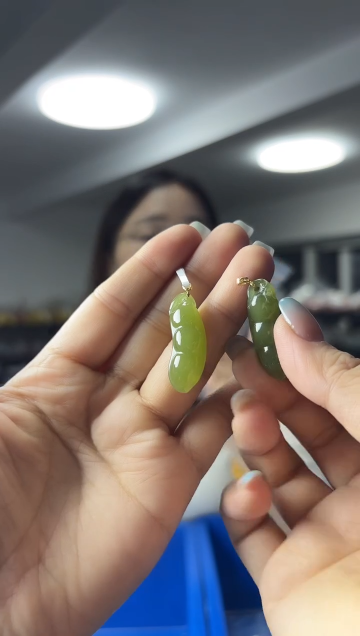 吊坠(不含链)18K金镶嵌和田玉（多样性发一件）