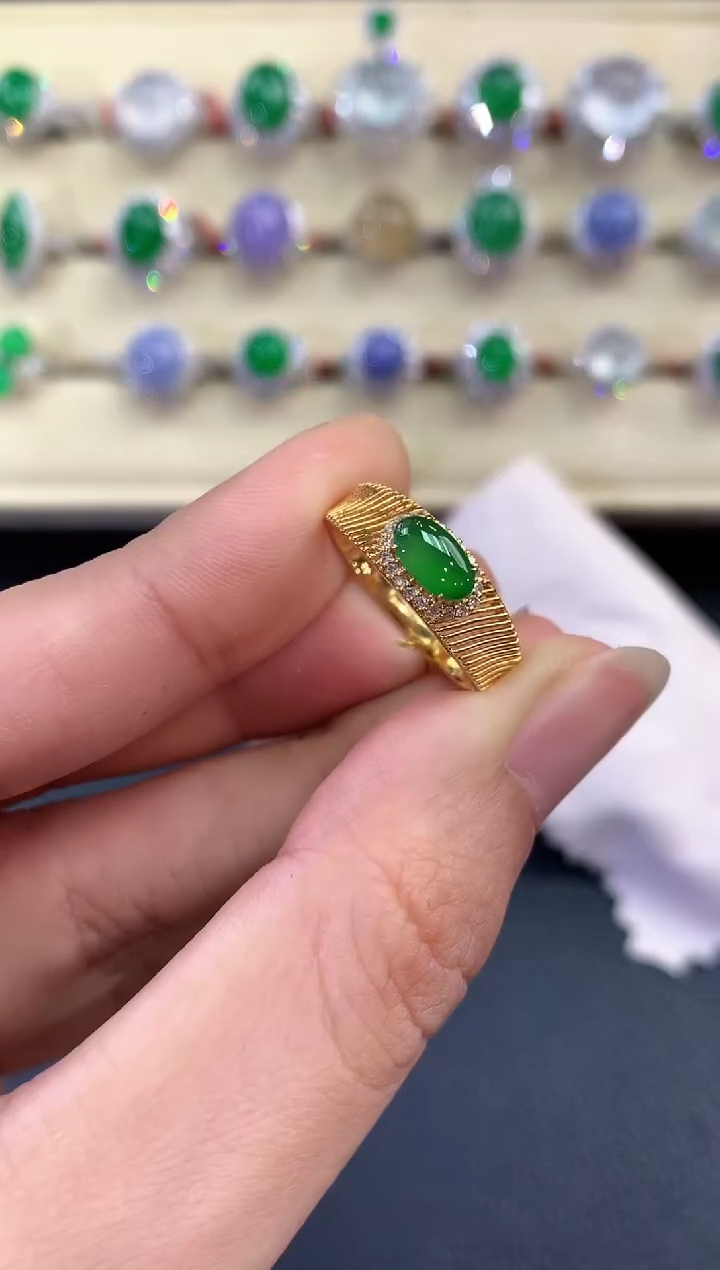 【闪购商品】翡翠戒指18K金镶嵌 B22   