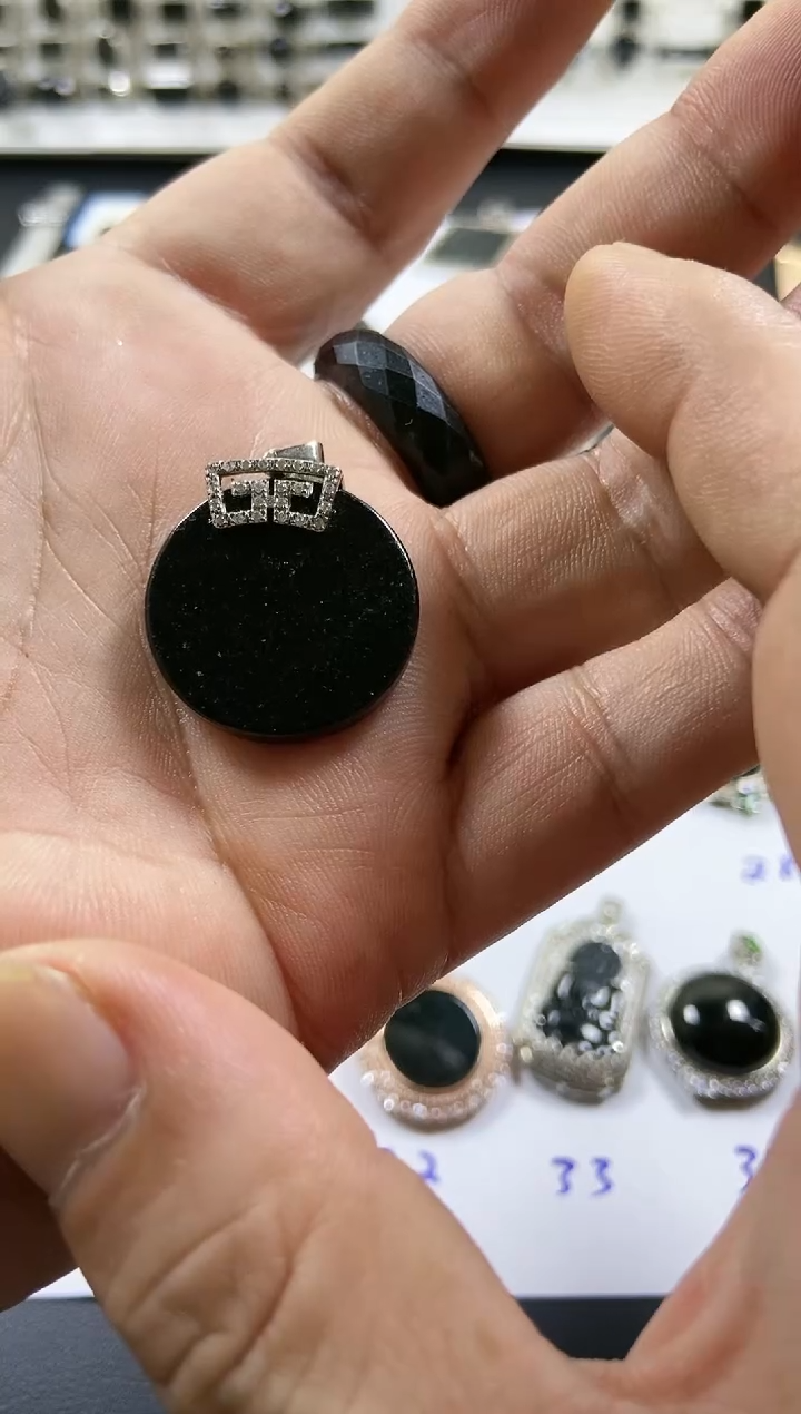 吊坠(赠链)银S925镶嵌翡翠圆形无事牌