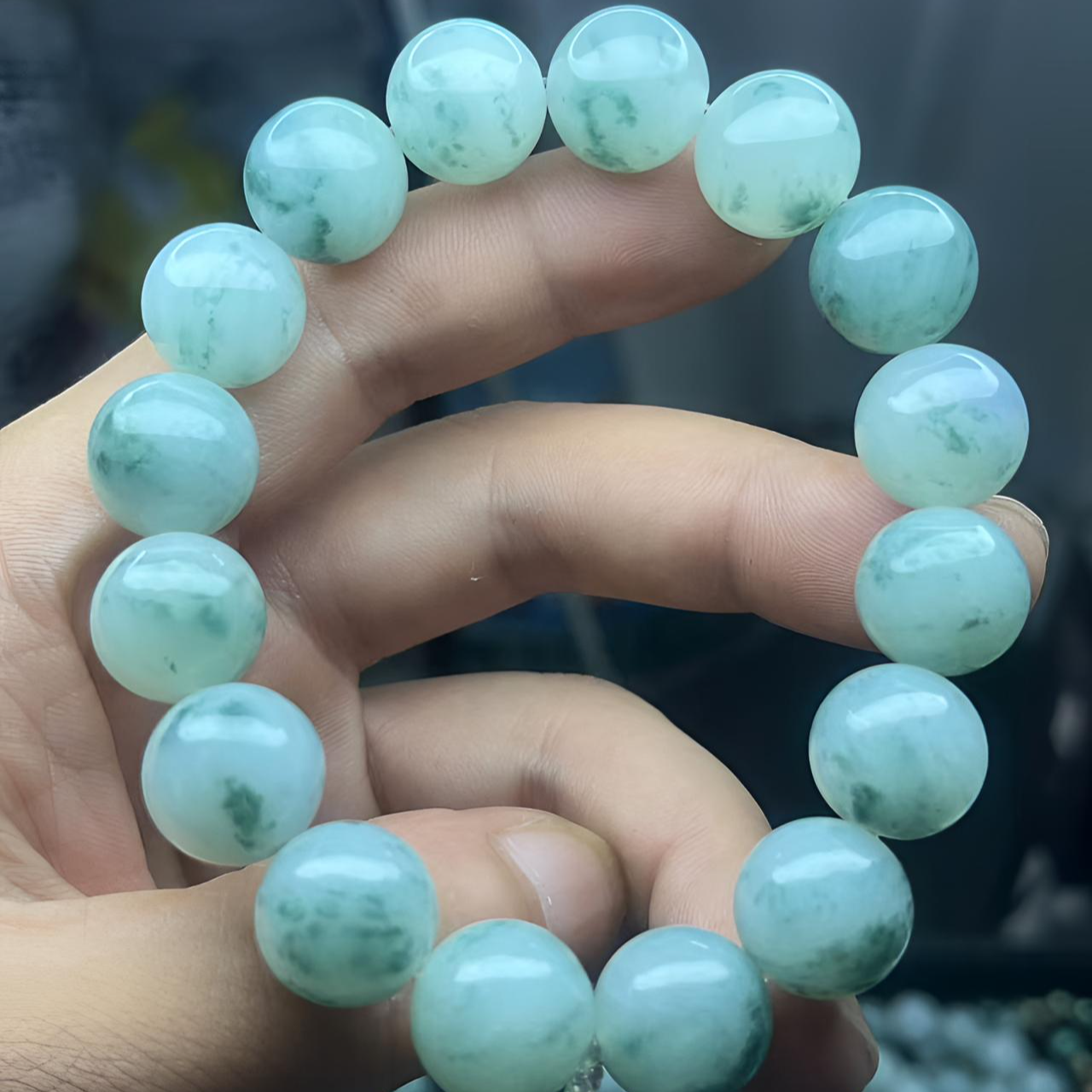 翡翠A货圆珠手串，飘花男士单圈，细糯化胶，卡13.3精美大颗
