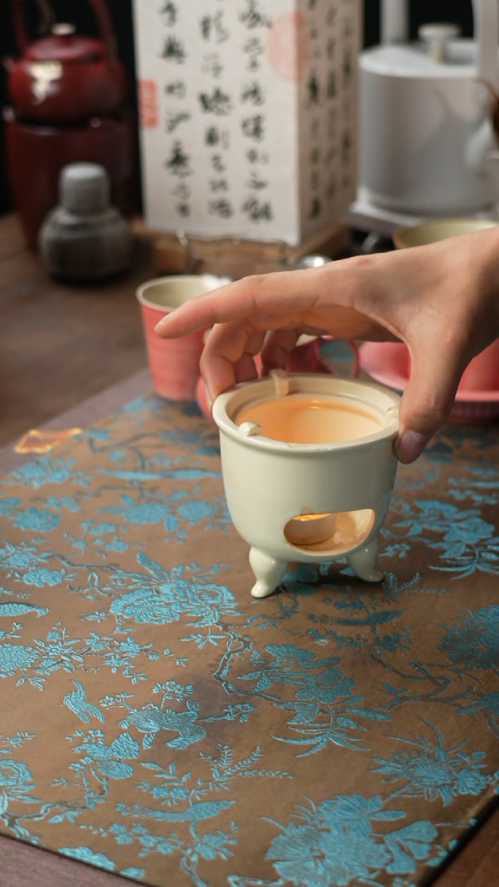 【闪购商品】奶酪黄三足温茶炉