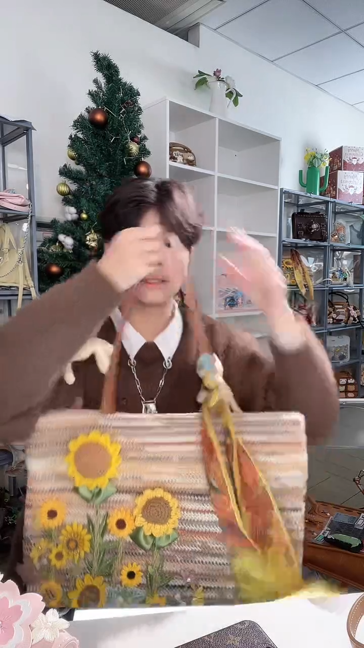 PU必灵饰物局葵时