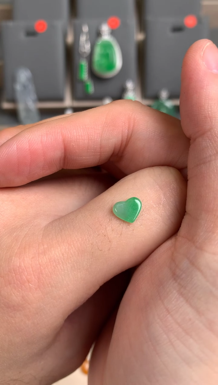 未镶嵌定制翡翠裸玉