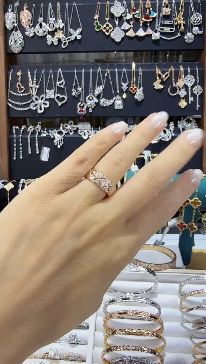 18K金镶嵌戒指/指环钻石戒指