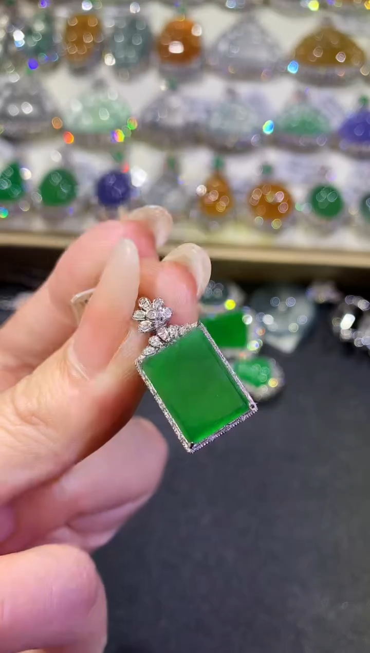 【闪购商品】翡翠吊坠(不含链)18K金镶嵌11-无事牌