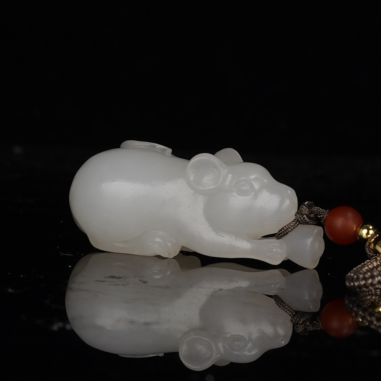 XJ03612二十世纪和田玉鼠宝挂坠