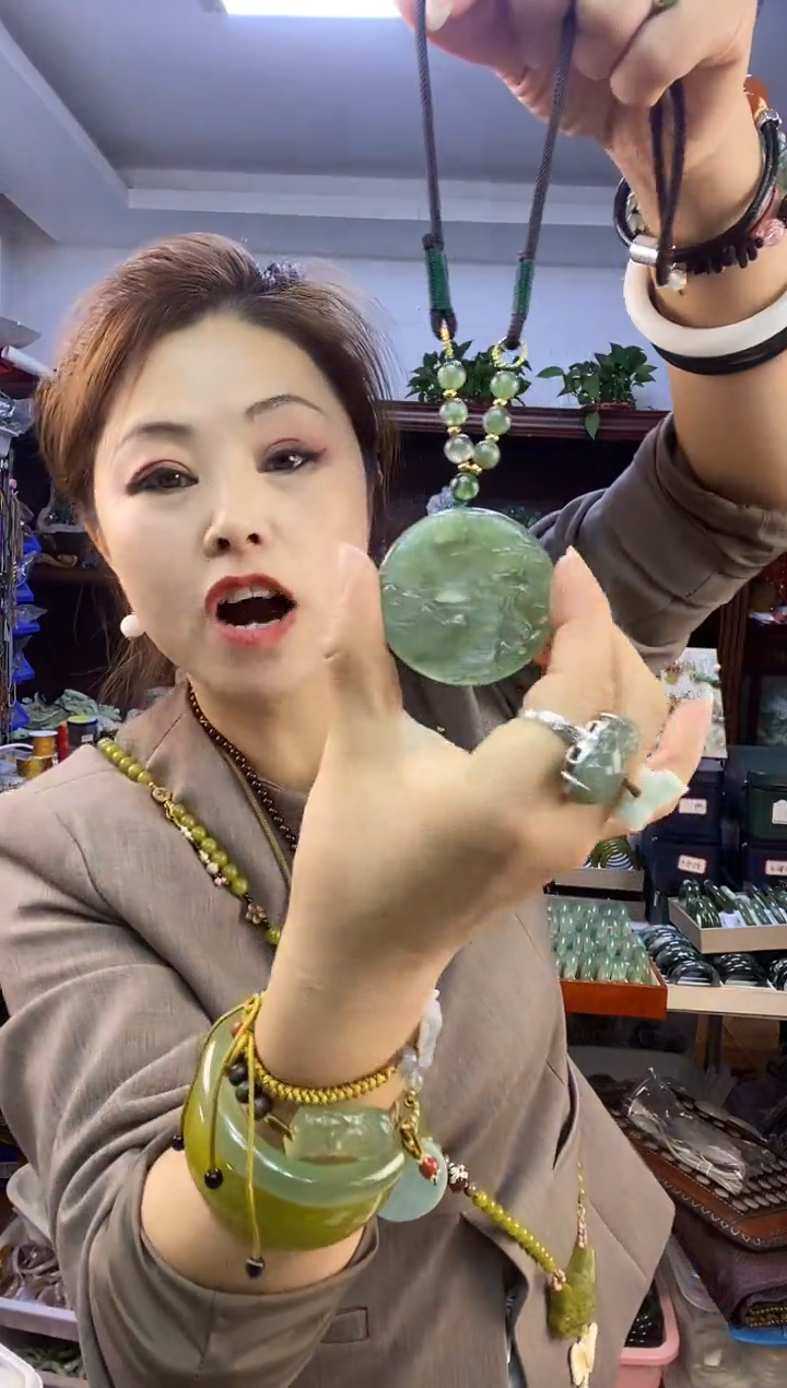 未镶嵌蛇纹石玉山水多样性随机发一