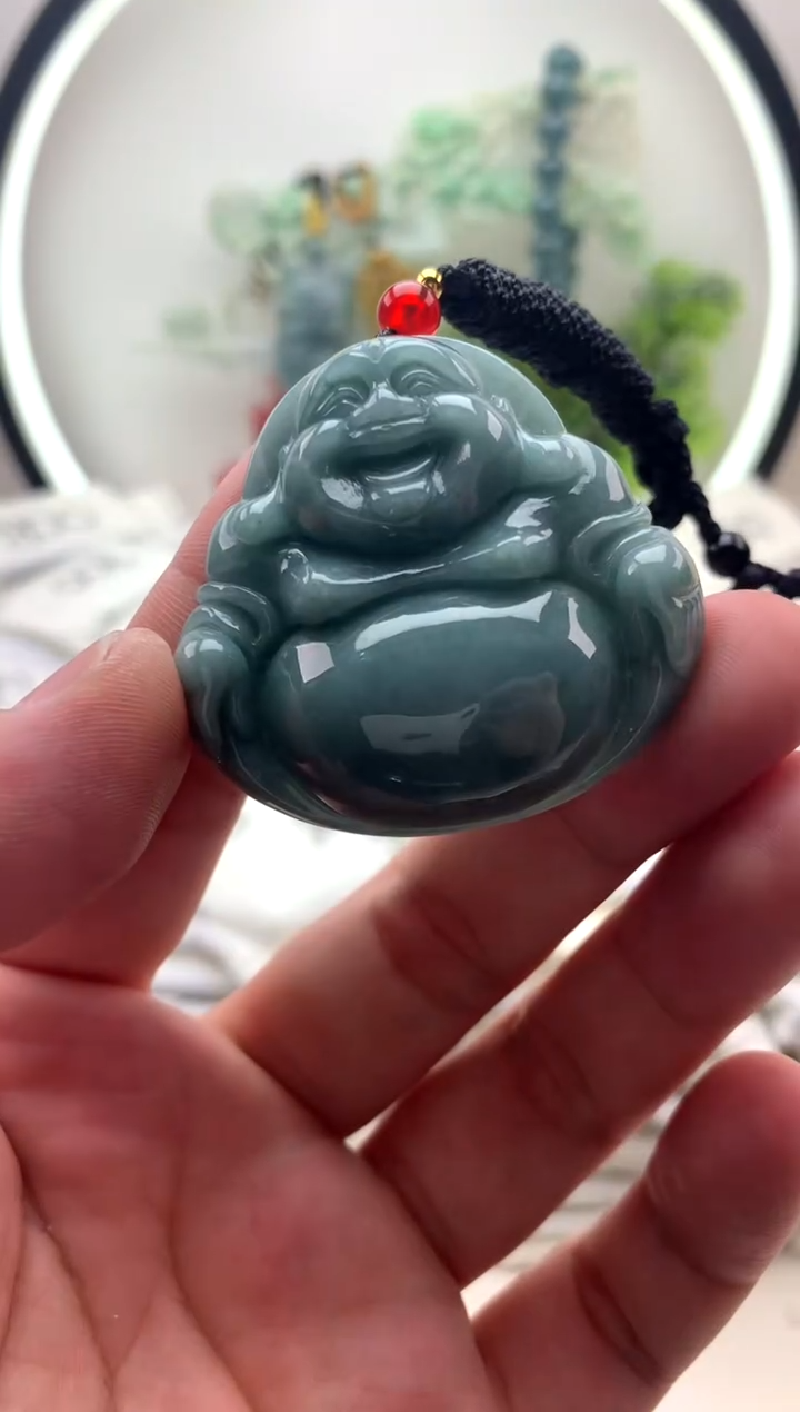 翡翠未镶嵌颈饰佛公