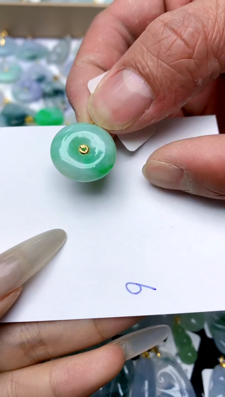 【闪购商品】翡翠颈饰18K金镶嵌天然A货翡翠