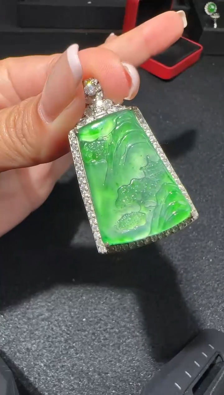 【闪购商品】翡翠吊坠(赠链)未镶嵌多样性发货拍一发一