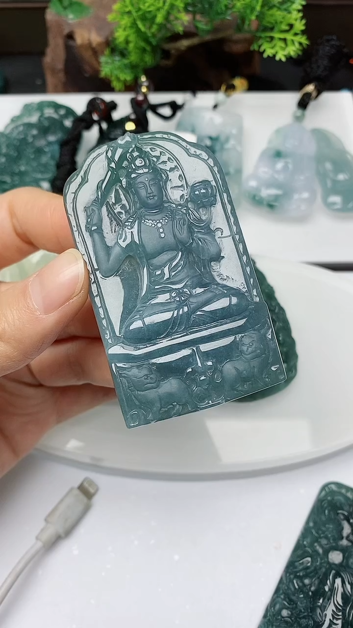 【闪购商品】翡翠颈饰未镶嵌