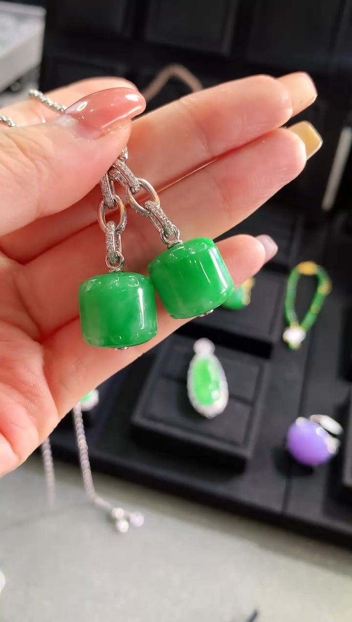 【闪购商品】翡翠吊坠(不含链)18K金镶嵌吊坠 多样性发货 发其一