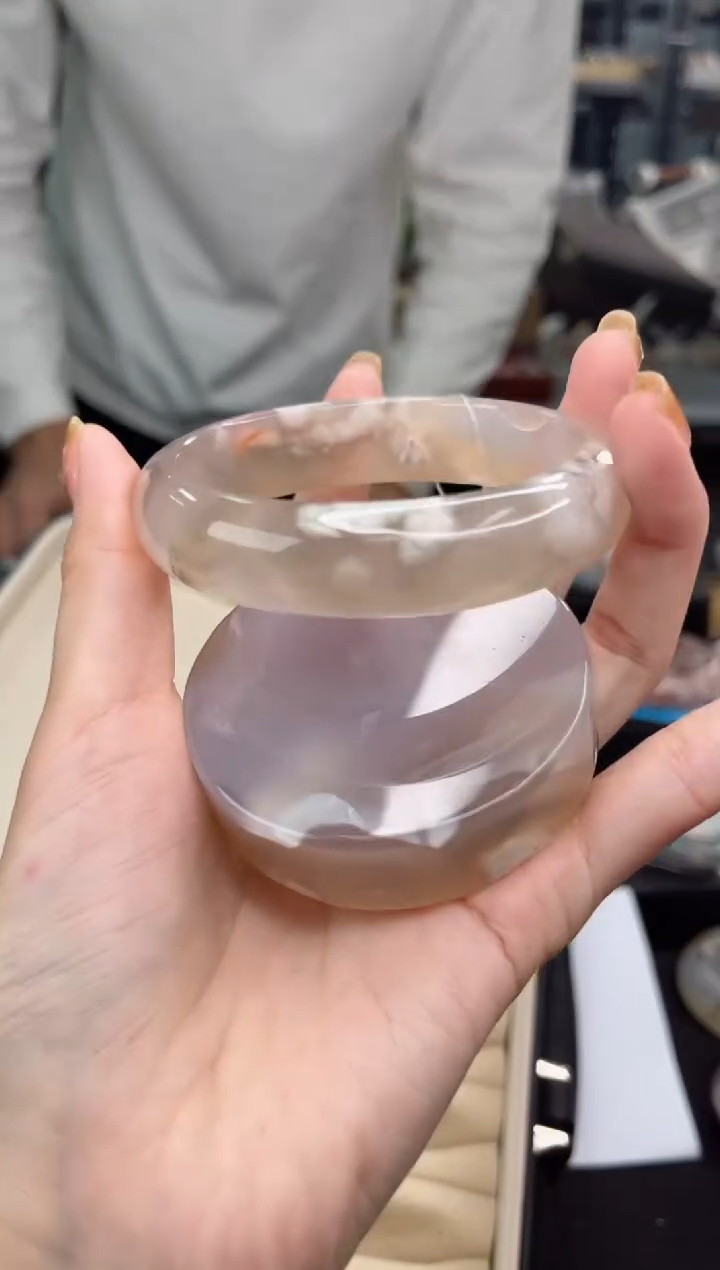 【闪购商品】石英质玉手镯未镶嵌62圈口（赠品镯心）344762