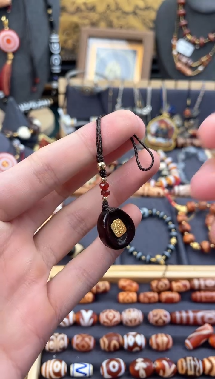【闪购商品】玛瑙/玉髓未镶嵌颈饰高品扎基手机挂