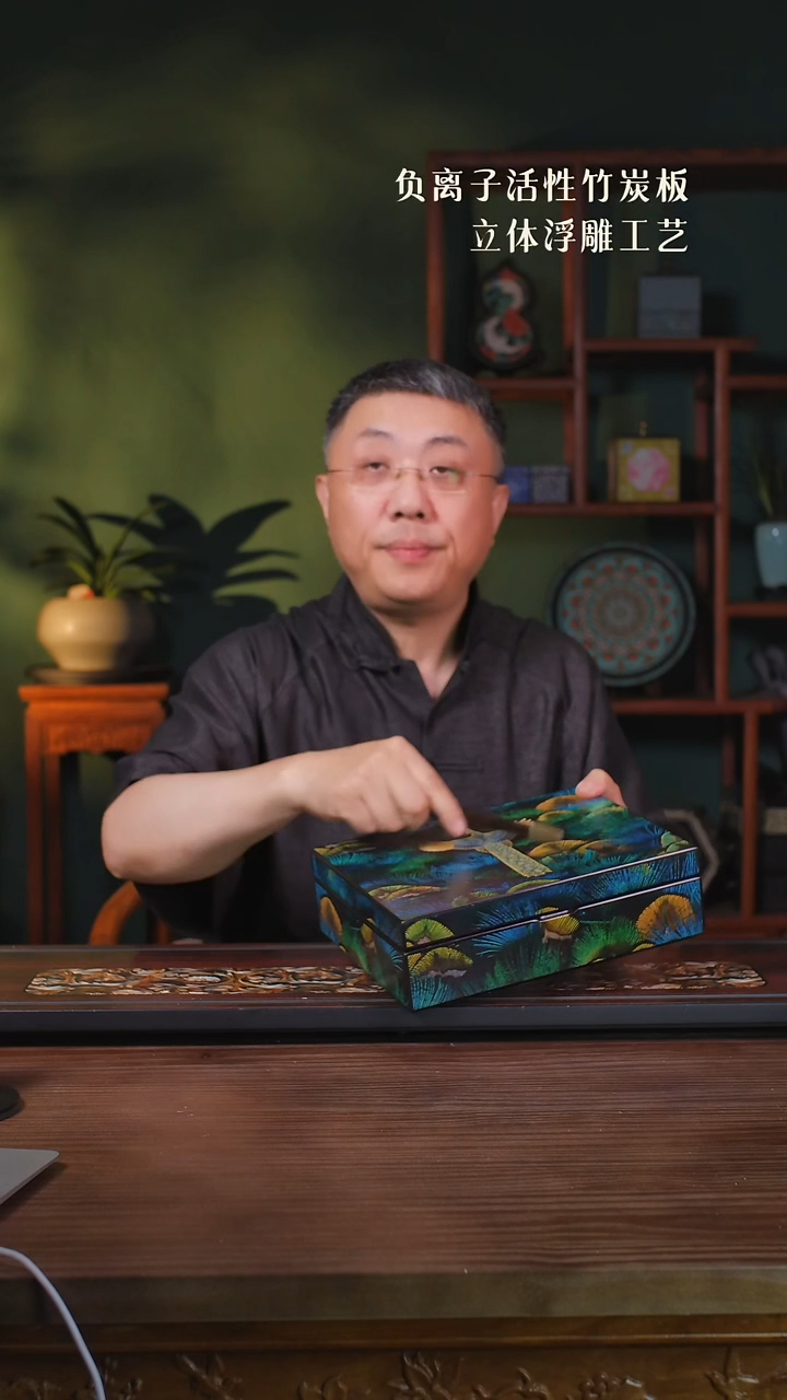 壹藏贰宝绿孔雀木盒
