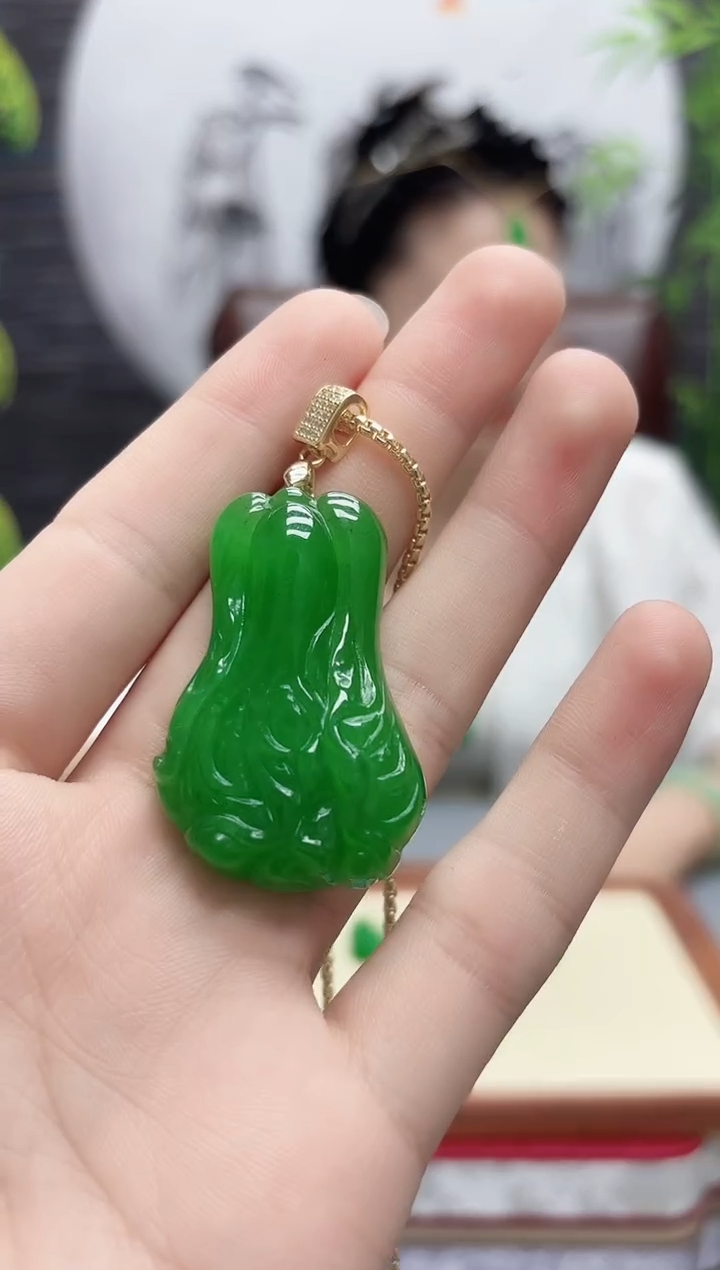 翡翠14K金镶嵌吊坠(赠链)满绿白菜