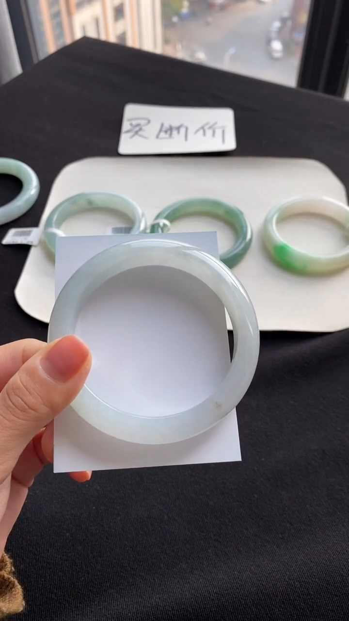 【闪购商品】翡翠手镯未镶嵌60正圈--不退不换