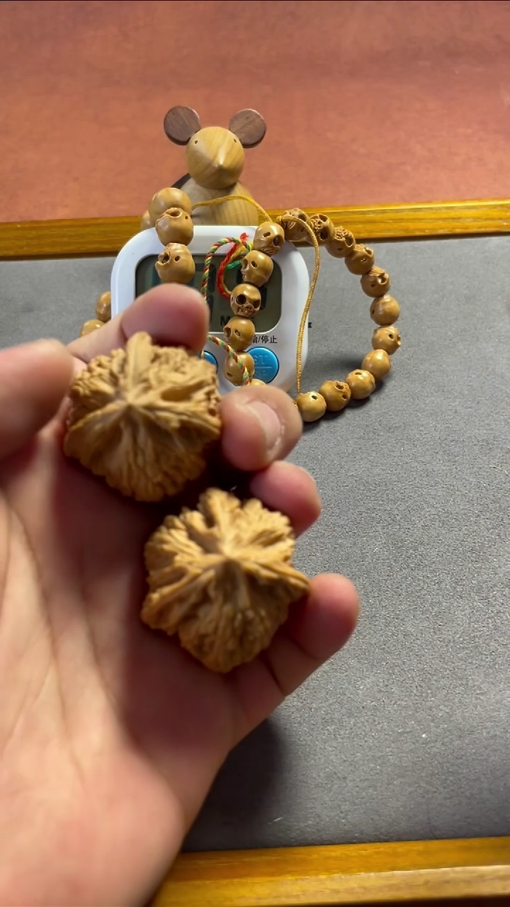 【闪购商品】文玩核桃把件粗筋三棱38尺寸