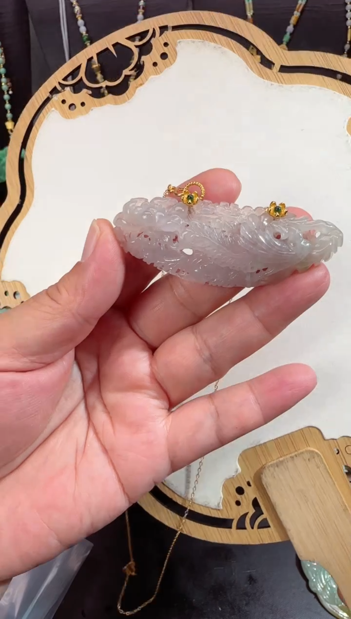 【闪购商品】翡翠颈饰未镶嵌牌子