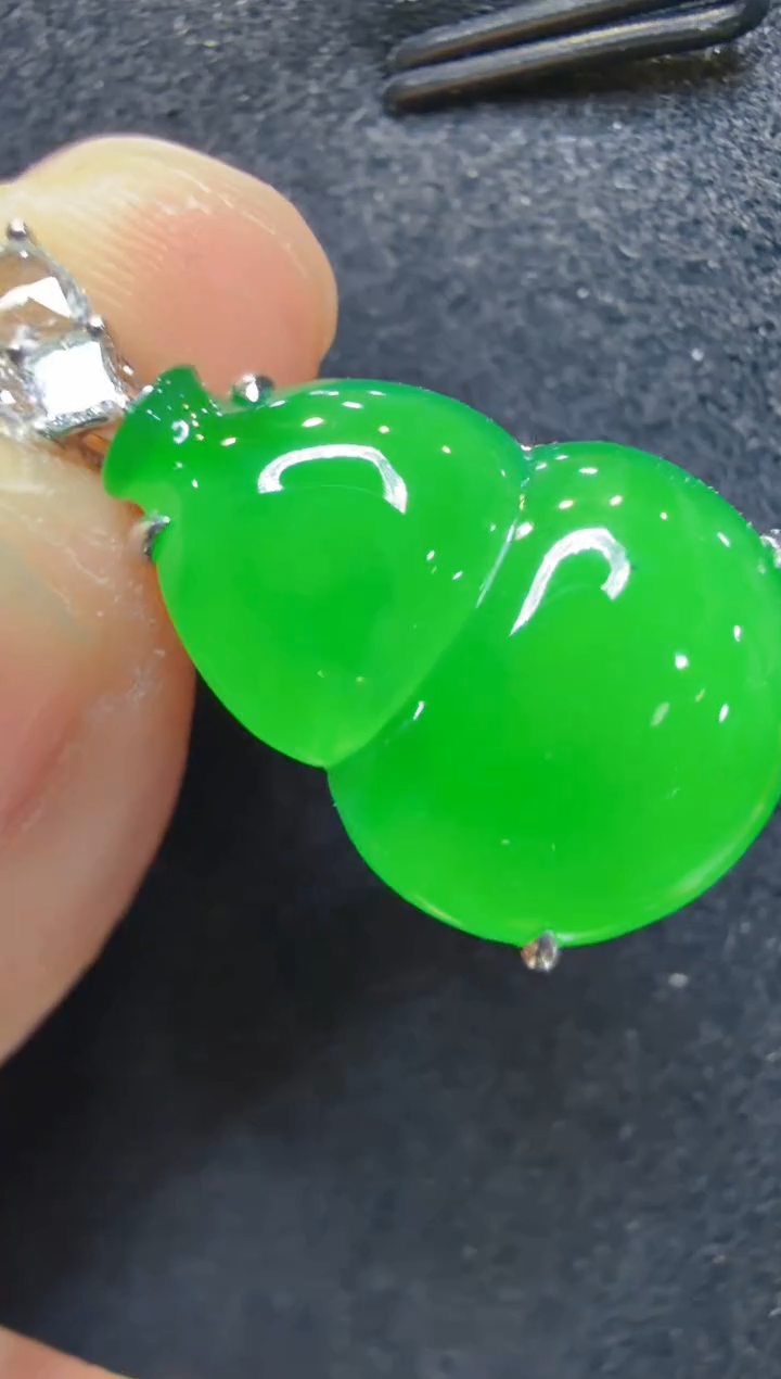 吊坠(不含链)18K金镶嵌翡翠多样性团购发一件