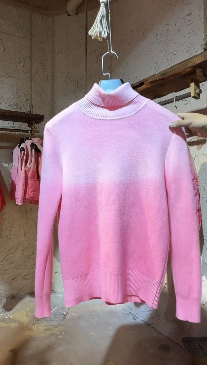 粉染植物染高领加绒打底衫