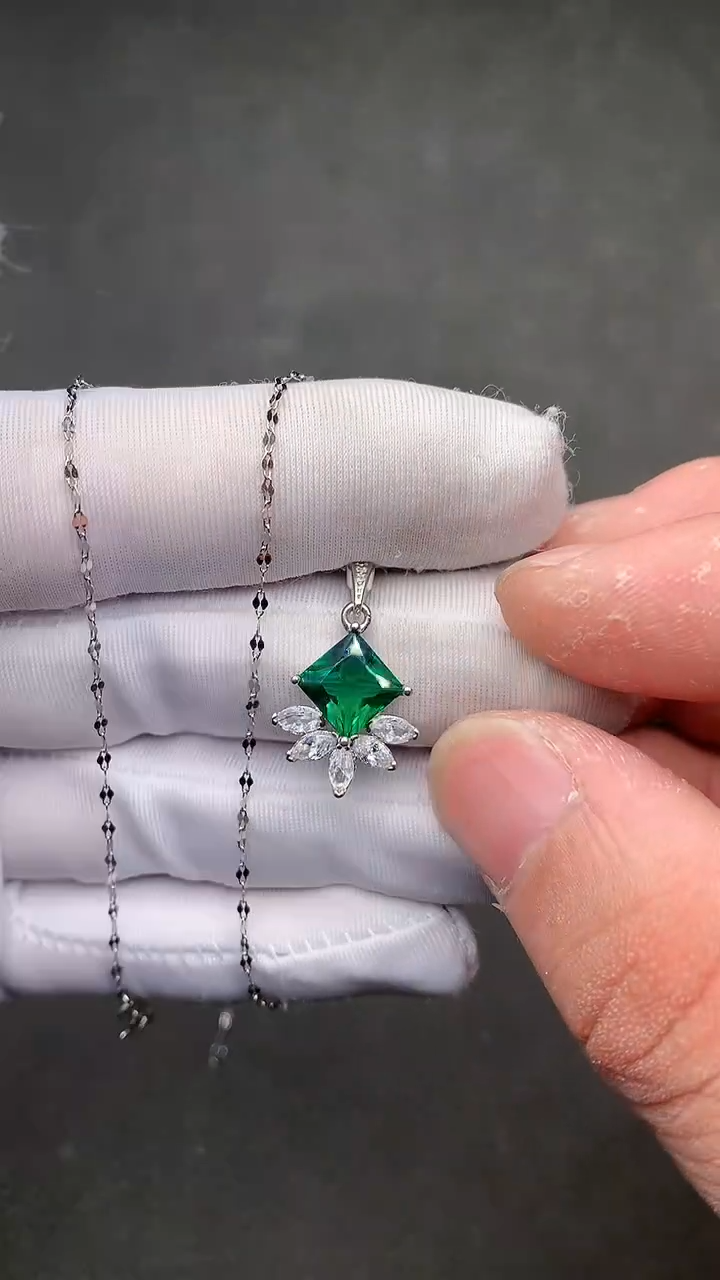 【闪购商品】绿色碧玺颈饰银S925镶嵌.......