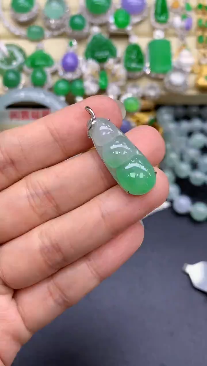 颈饰18K金镶嵌翡翠380国好珍宝