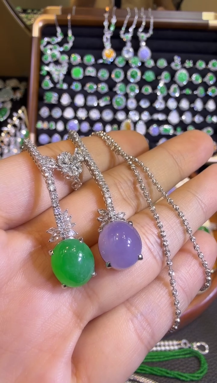 【闪购商品】翡翠18K金镶嵌项链满色双彩蛋面项链