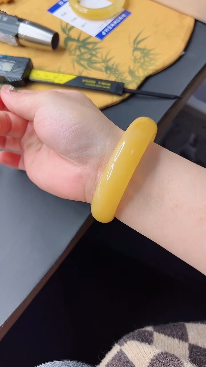 【闪购商品】石英质玉手镯未镶嵌847-63+