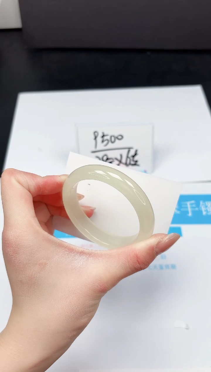 【闪购商品】石英质玉手镯未镶嵌109-55